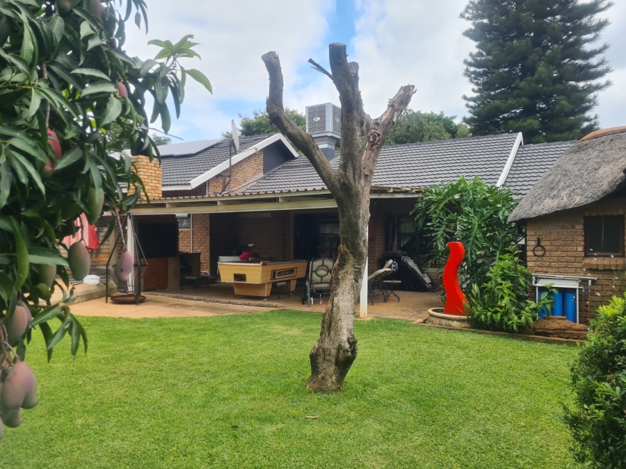 6 Bedroom Property for Sale in Cashan North West